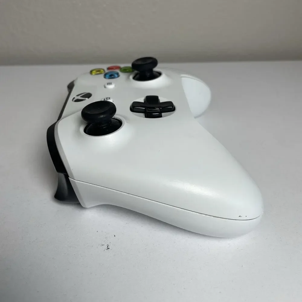 Microsoft 1708 Xbox One Controller White with Dream Gear Back Untested